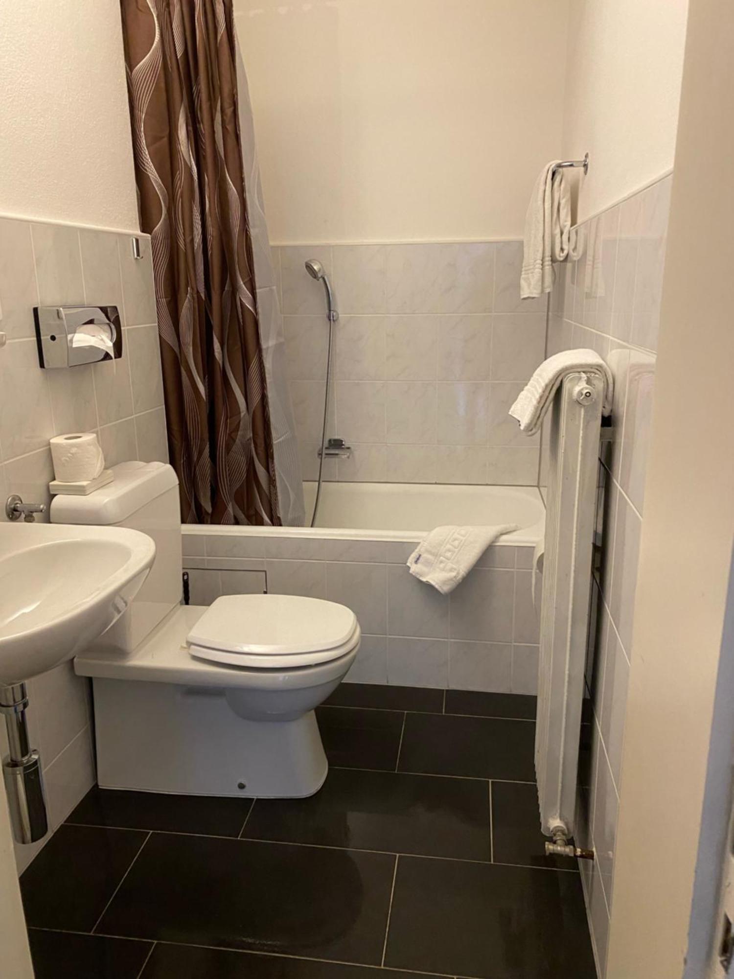 Hotel Europe Brig Luaran gambar